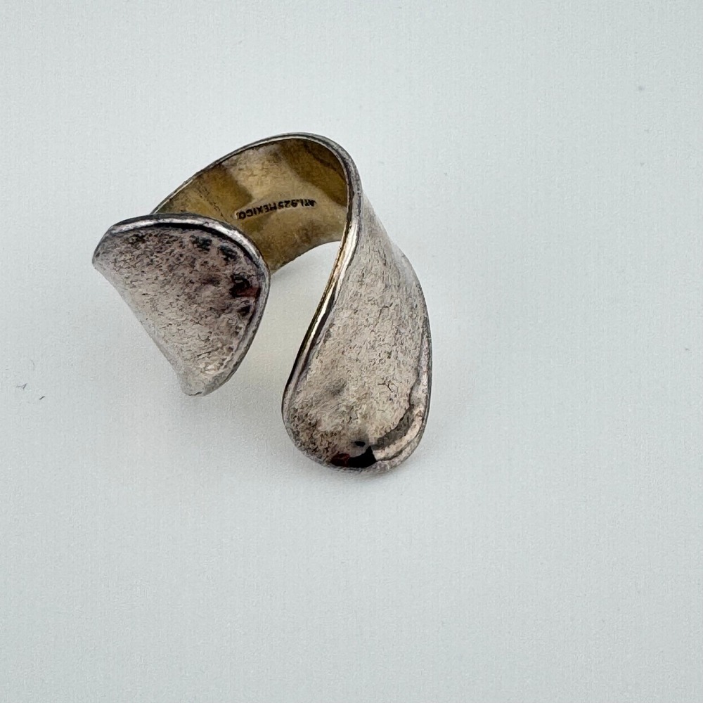 Vintage ATI Mexico 925 Sterling Silver Hammered Bypass Ring Size 8 6.23g